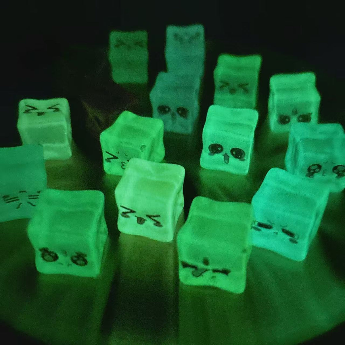 A70 Glow-in-the-dark DIY ice cubes